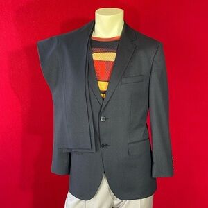BOSS HUGO BOSS Men's Classic suit. 38S. Black. 100% wool.